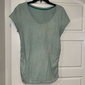 Maternity tshirt. Crew neck.